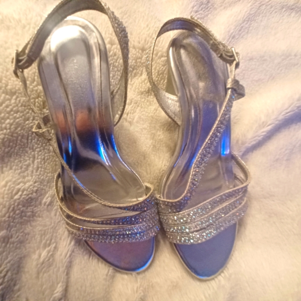 Diamond heels Silver, size 3 in womens